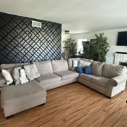 Tan 8 Piece Sectional 