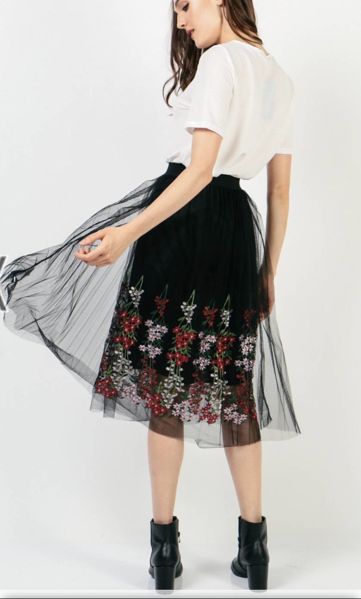 Embroidered Hem Mesh Overlay Skirt a tulle skirt