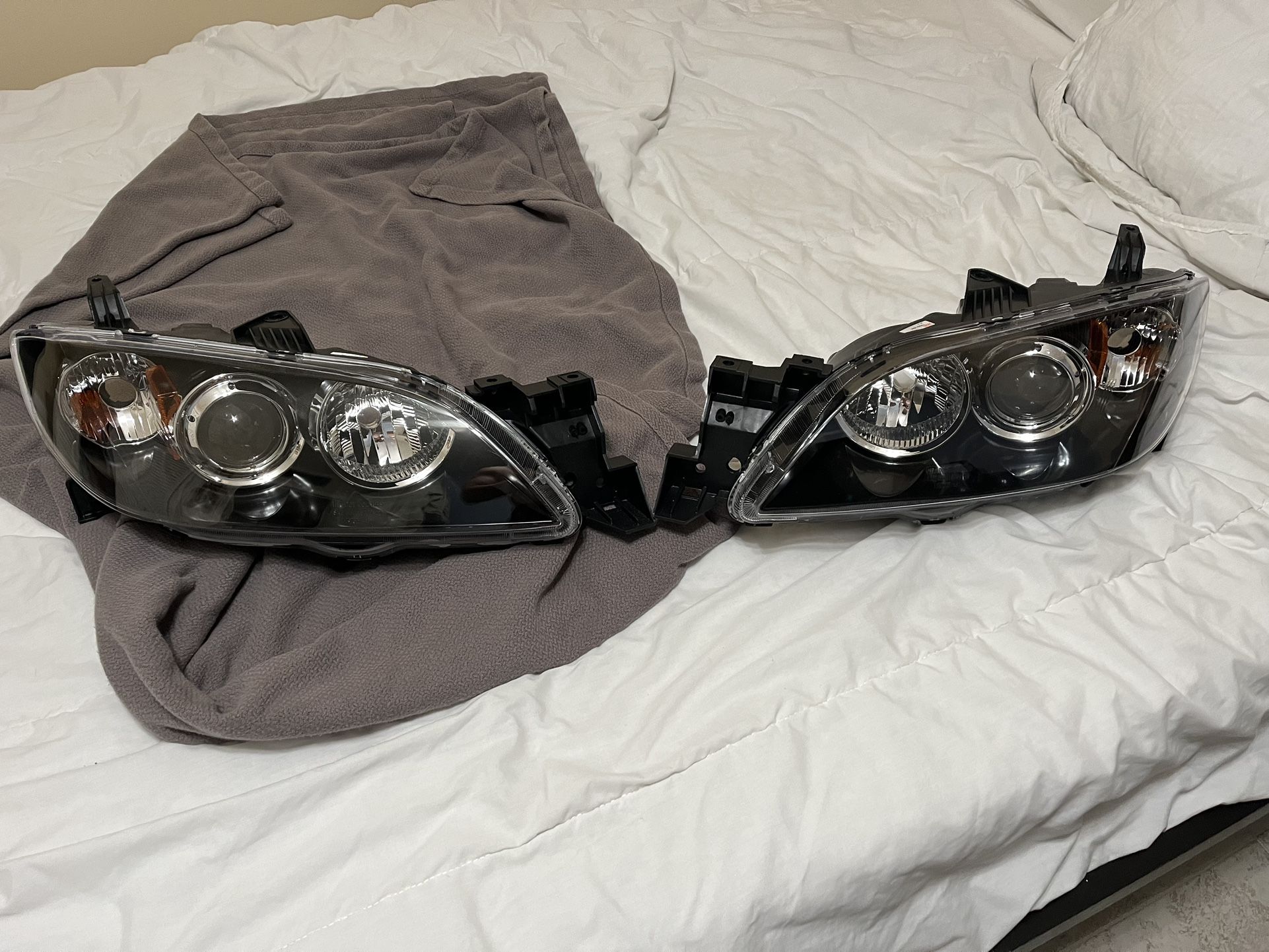 2009 Mazda 3 Sedan Headlights