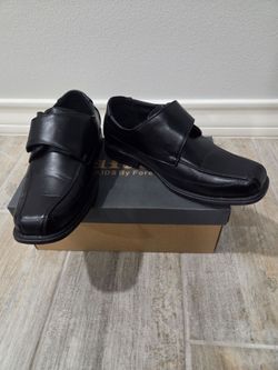 Boys shoes