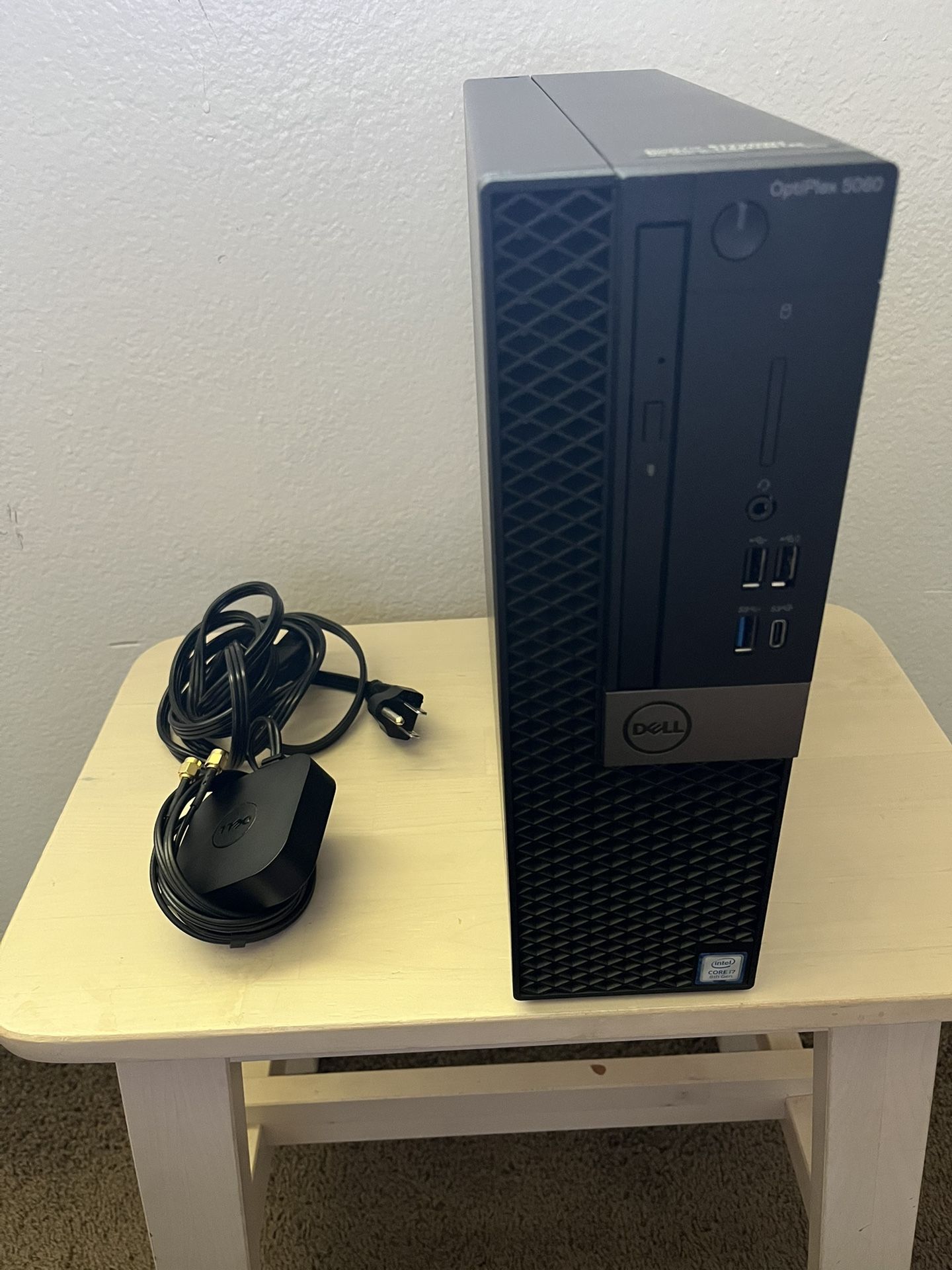 DELL OptiPlex 5060 - i7-8700 - 16GB Ram - Radeon RX 550 4GB - Kingston 500GB M.2 NVMe - Seagate BarraCuda 500GB HDD