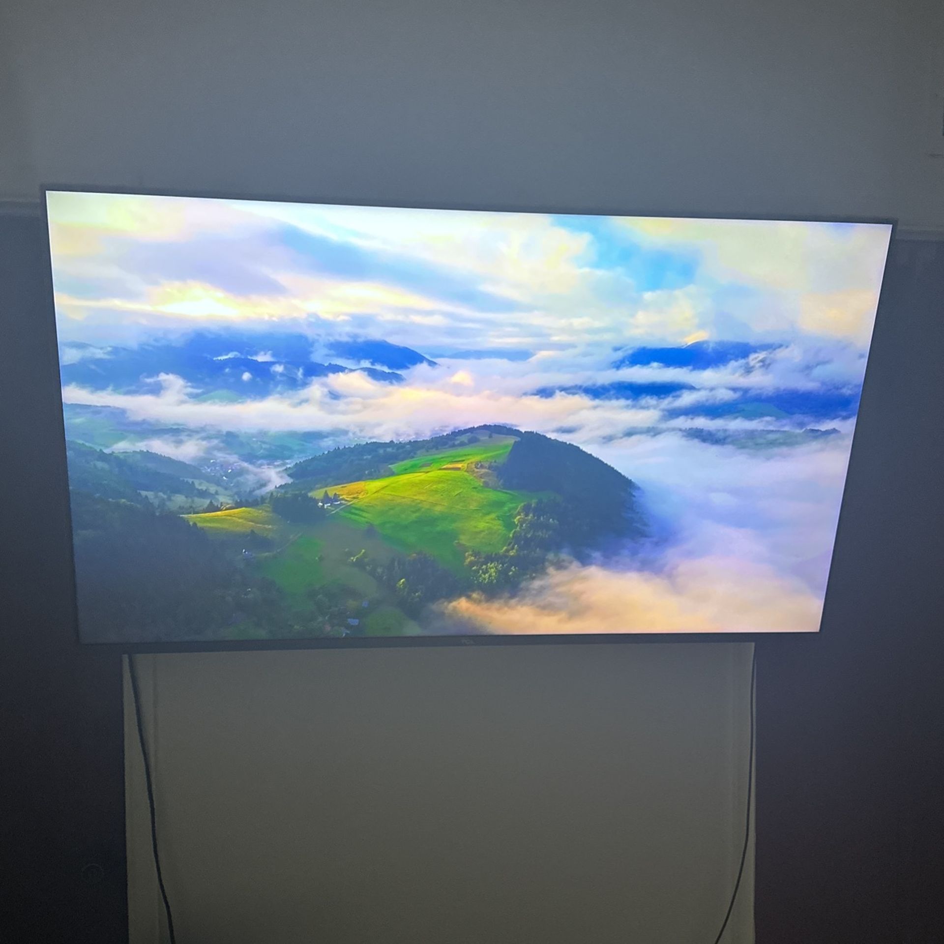 TCL 55″ Class 6-Series QLED Roku TV (55R625) – 4K HDR, Dolby Vision, Great for Streaming & Gaming (Used) 