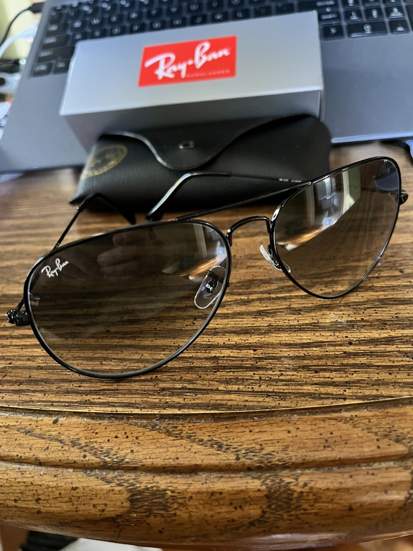 Ray-Ban Aviators 62mm. Black Frame With Grey Gradient Lenses.
