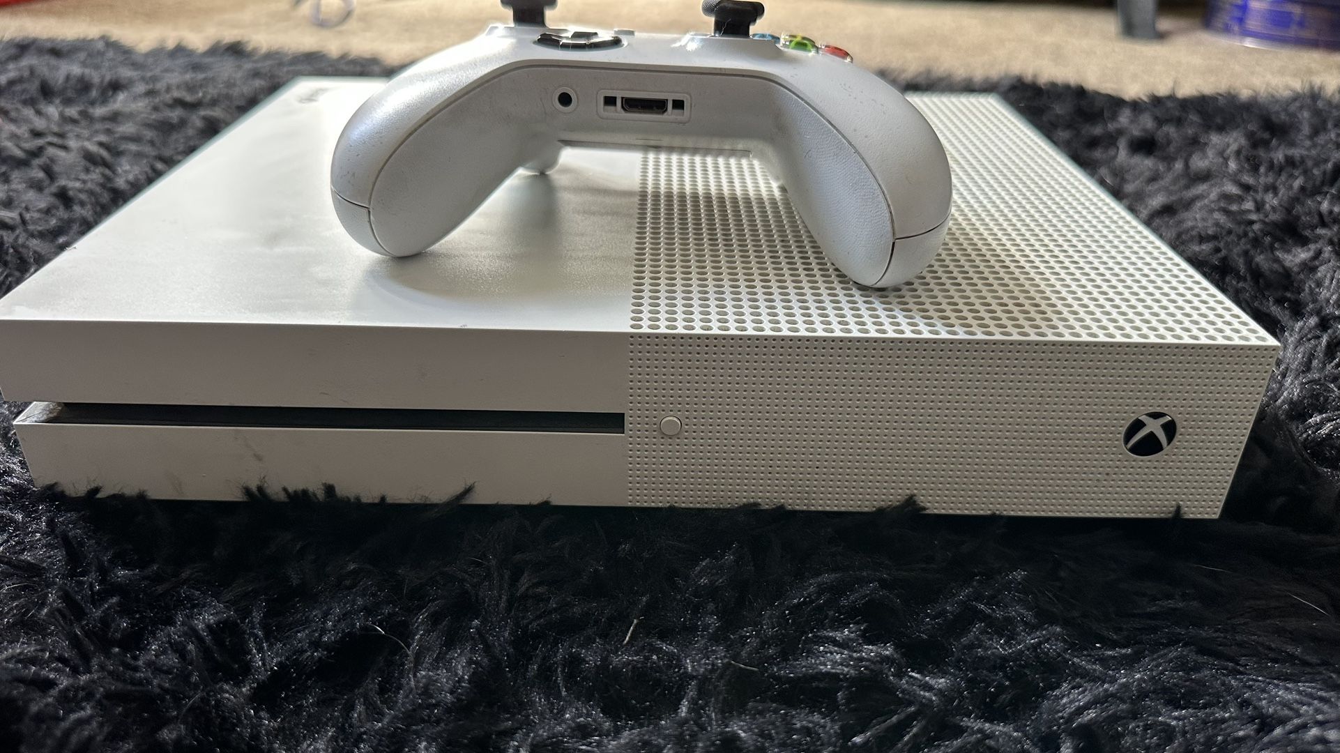 Xbox One With Controller