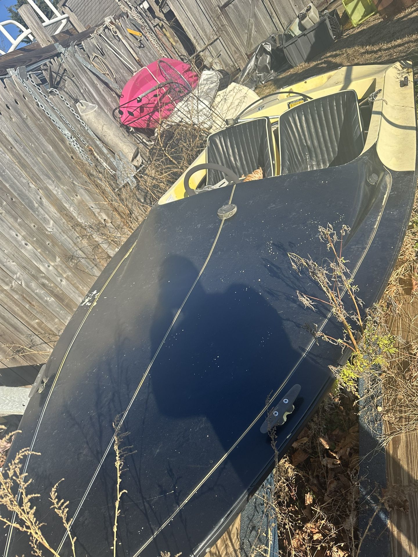 Small speedboat, approximately 13 foot two seater no title 600 bucks or trade for something I could use