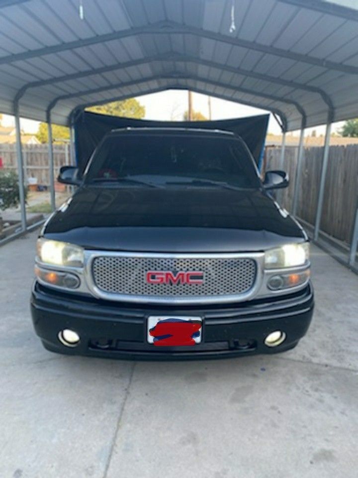 2001 GMC Denali XL