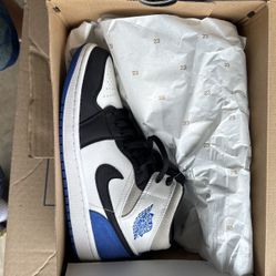 JORDANS 100$