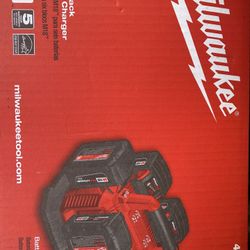 M18 18-Volt Lithium-Ion 6-Port Sequential Battery Charger