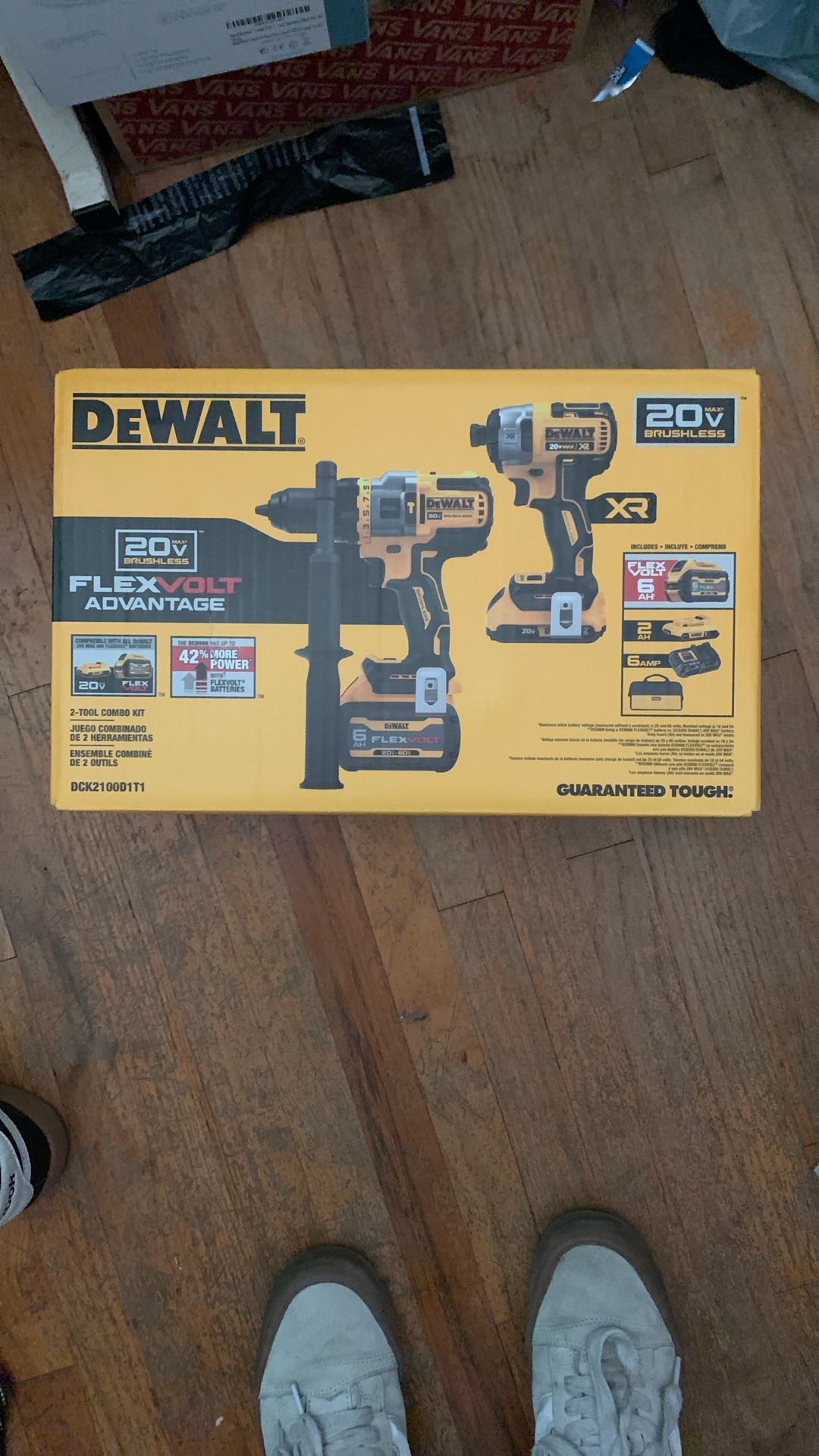 DeWalt 20V MAX Cordless Brushless 2 Tool Hammer Drill and Impact Driver Kit