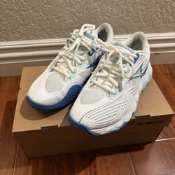 Mizuno Wave Enforce Tour 2 AC Women’s Tennis Shoes - Size 6