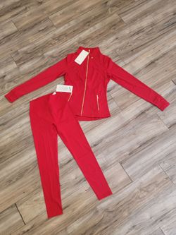 Lululemon set size 6 red