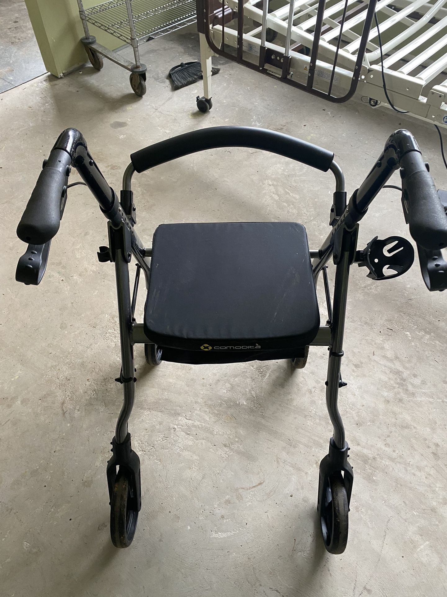 Rolling walker