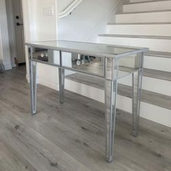 Gorgeous Mirrored Vanity Table!