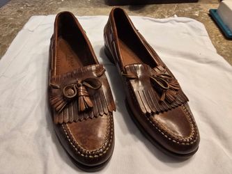 Men's dress shoes