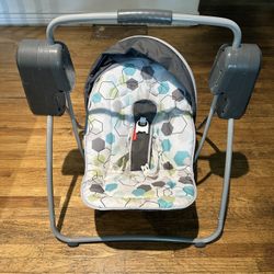 Fisher-Price Baby Swing- Gently Used 