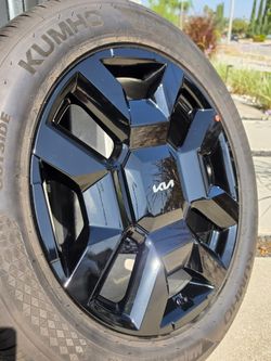 New Kia wheels and tires