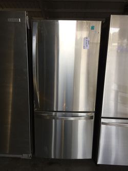 Kenmore stainless swing door bottom freezer