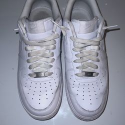 NIKE AIR FORCES