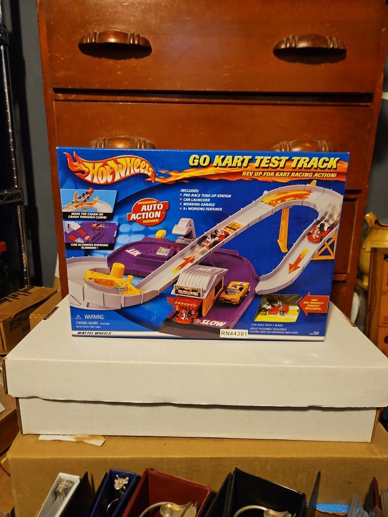2000 Hot Wheels Go Kart Test Track Playset