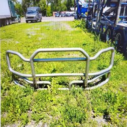 Deer guard Bumper with Bracket for Kenworth T680 (2022)+/Peterbilt 579 (2023) Springfield, MA