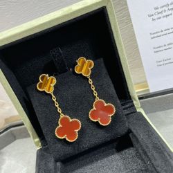 Fashionable women's four-leaf clover earrings