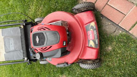 TORO SELF PROPELLED LAWN MOWER