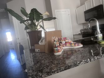 Like New Red Bottom For Men