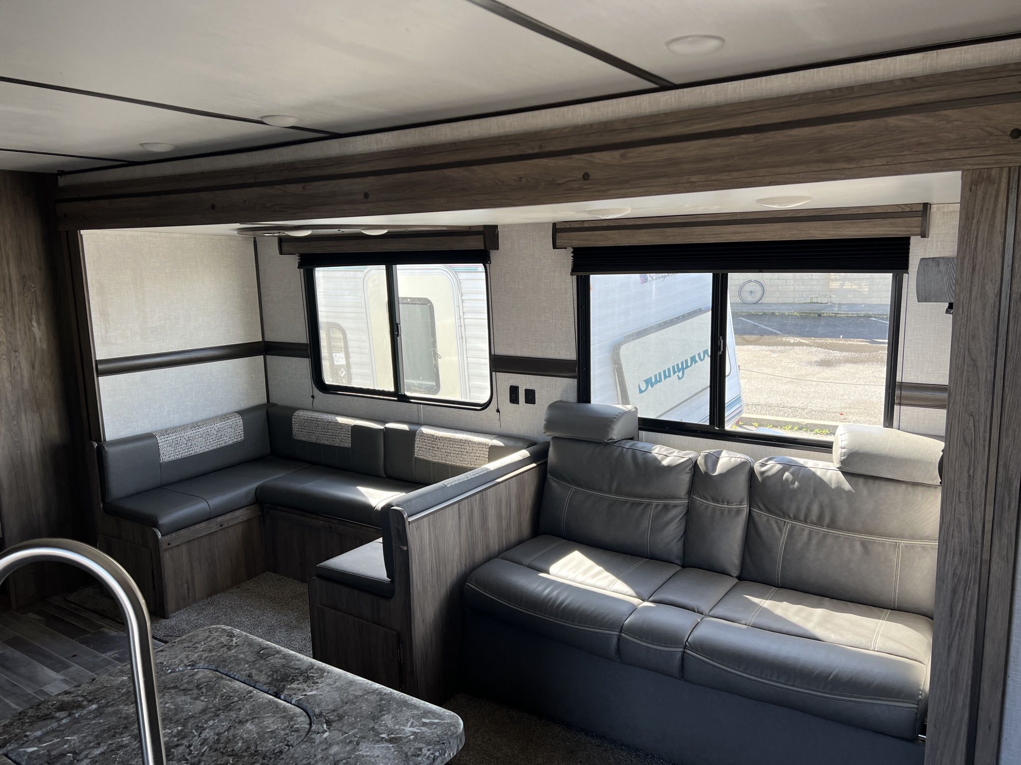 Zinger Rv Trailer for Sale in Modesto, CA - OfferUp