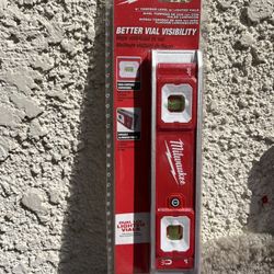 Milwaukee 9 inches Torpedo Level With Lighted Vials