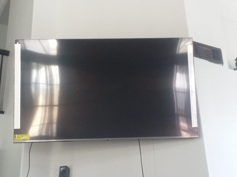LG 75" Class 4K UHD  webOS Smart TV With Wall Mount 