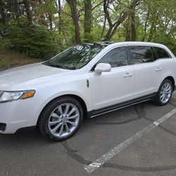 2011 Lincoln MKT Boots Eco
