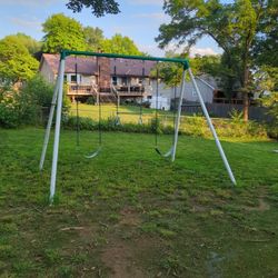 Free Swing Set. Very Sturdy construction 
