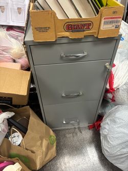 File Cabinet with Keys