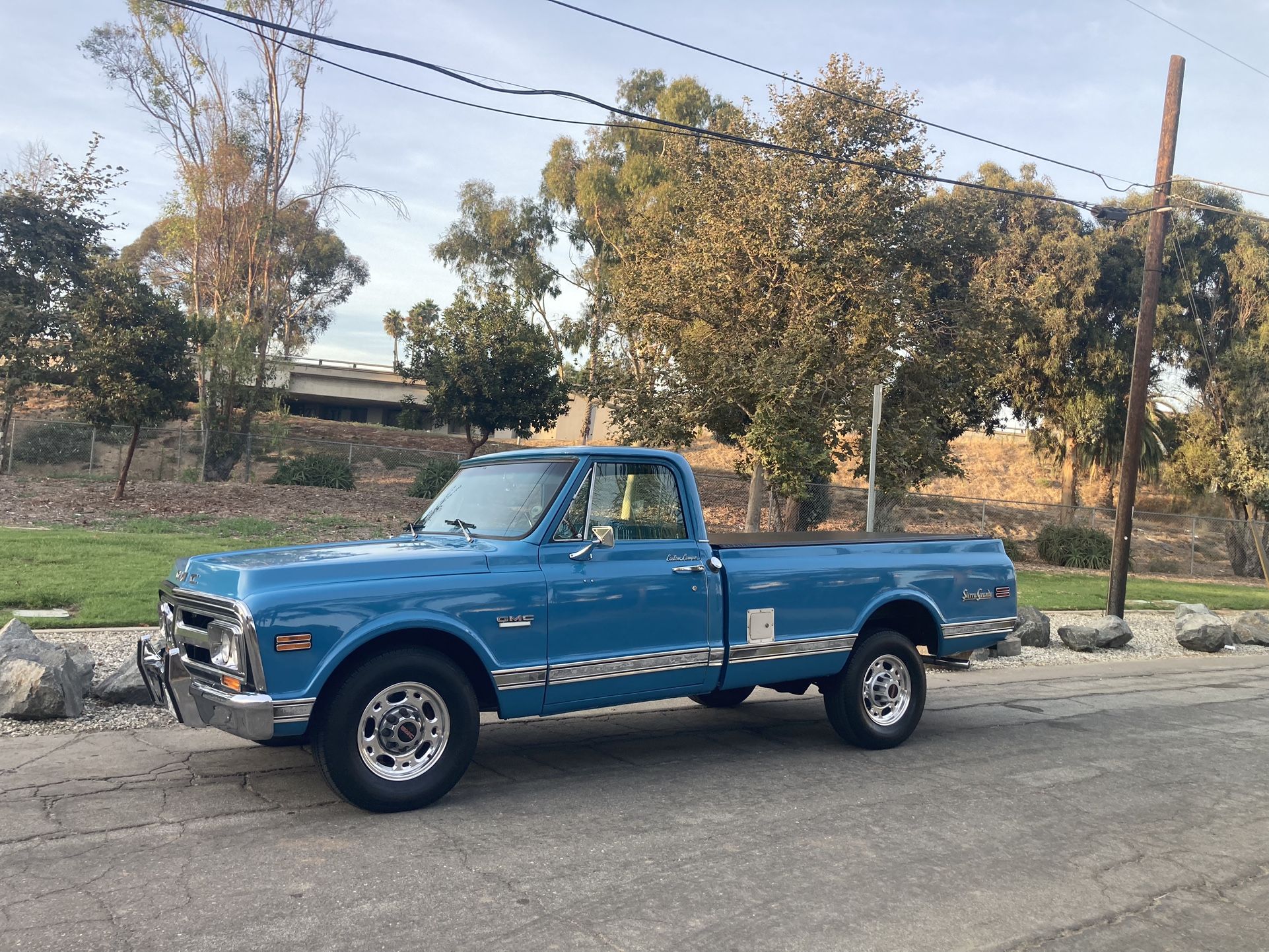 1971 GMC C2500 Custom Camper