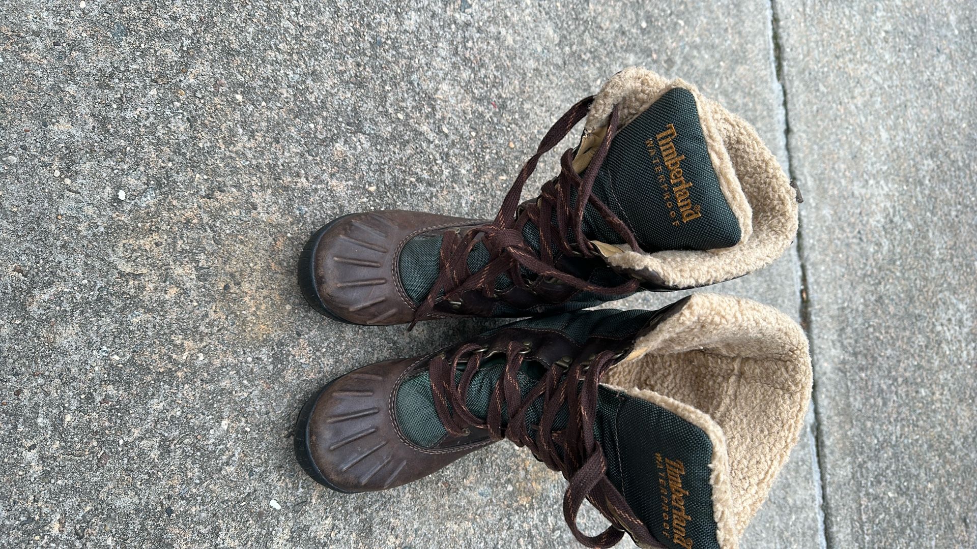 I Am Selling This Timberland Booth used normal Wear