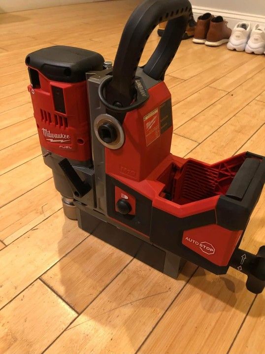 Milwaukee-Magnetic-Drill Model 2788-20