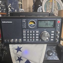 Grundig Satellit 750 Radio