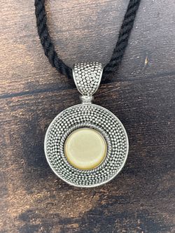 925 pendant MOP
