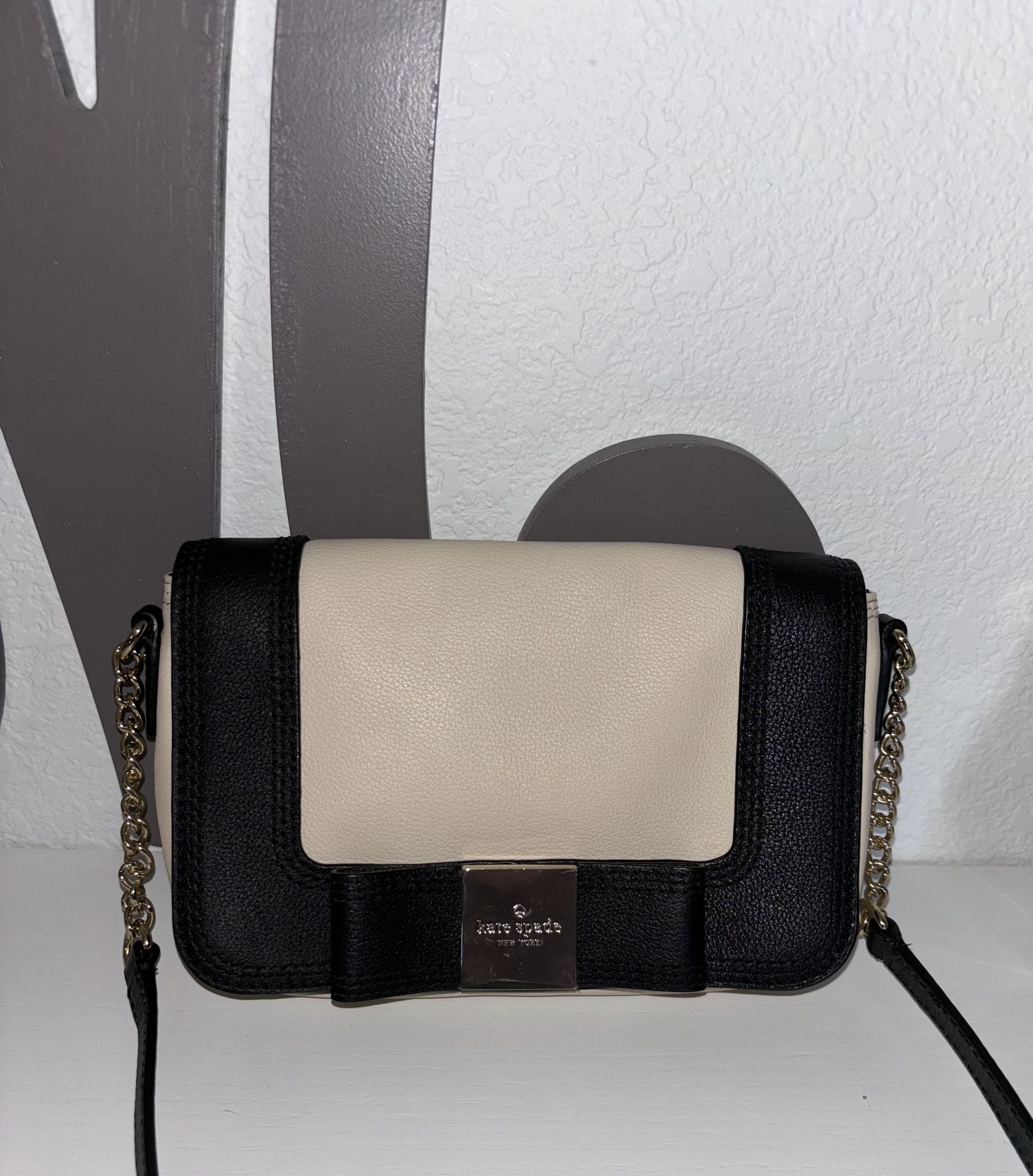 *KATE SPADE* Leather 2 Tone Front Bow Flap Crossbody Bag Purse
