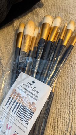Loryp 18-Piece Premium Makeup Brush Set