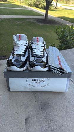 Pradas size 46