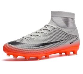 Soccer shoes