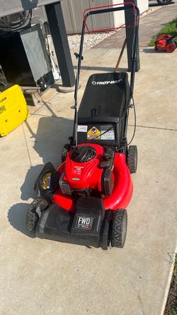 LIKE NEW SELF PROPELLED MOWER