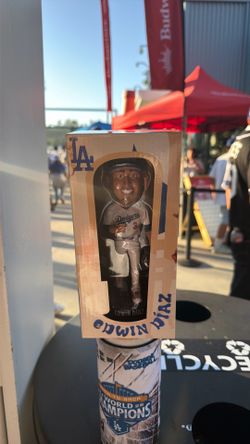 Dodgers Edwin Días bobblehead