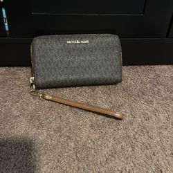 Brown Logo Michael Kors Wallet 