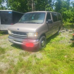 2001 Ford E-350