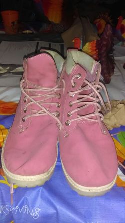 Woman's boots size 8