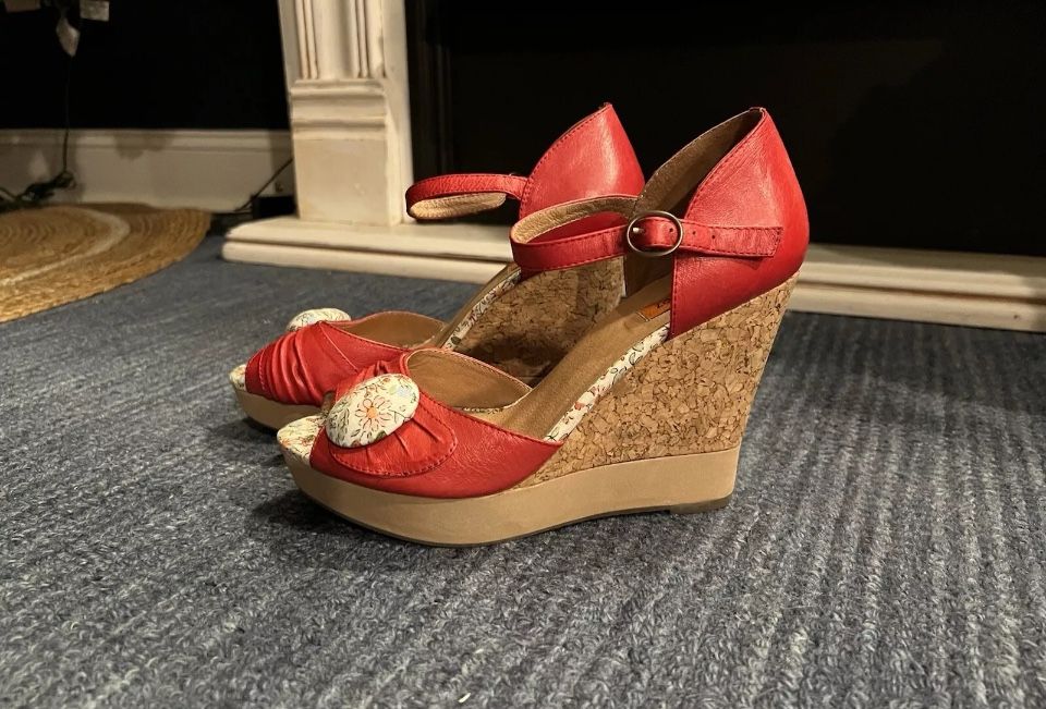 Miz Mooz Women’s Open Toe Sandals size 8