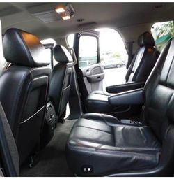 Captains chairs 2nd Row From 08 Chevy Tahoe