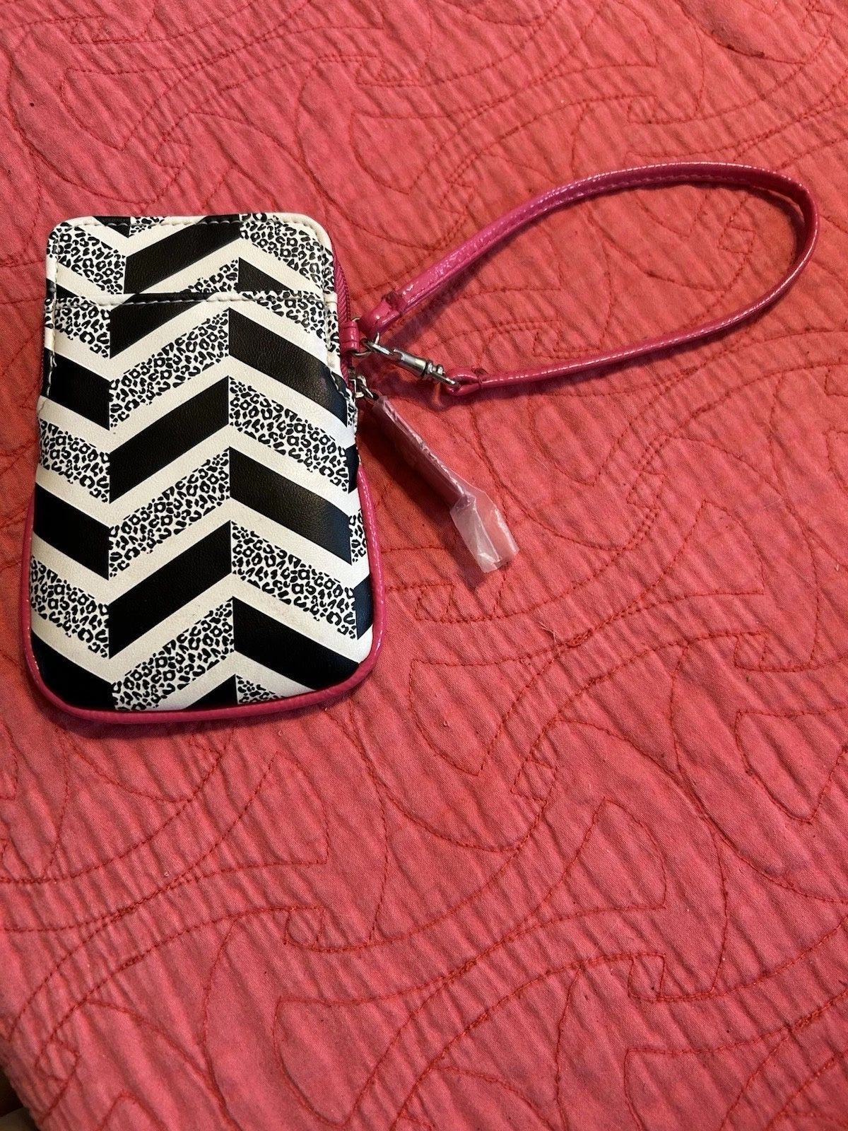 NWOT Black White Pink Chevron Stripe Wristlet